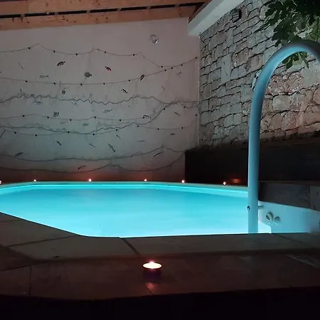 Nautica (adults Only) Hostel Bol